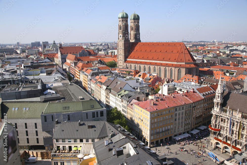 Fototapeta premium panorama of Munich with Cathedral of Our Lady