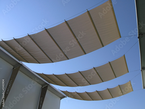 Wallpaper Mural Parachute overhang 2 Torontodigital.ca