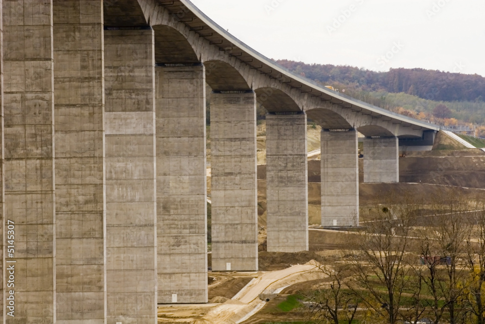 Large highway viaduct ( Hungary) Large highway viaduct ( Hungary)