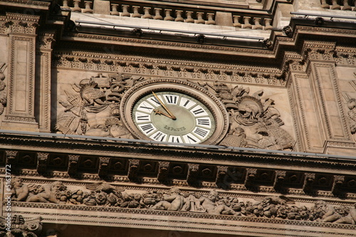 Horloge du musée du Louvre