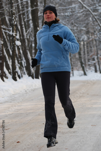 winter running © Gorilla