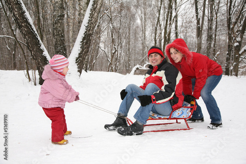 Konstfotografi Family in park. Winter.