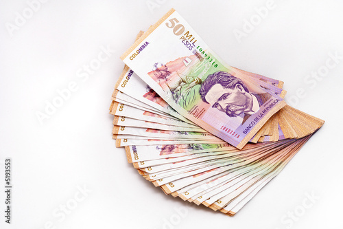 billetes de cincuenta mil pesos