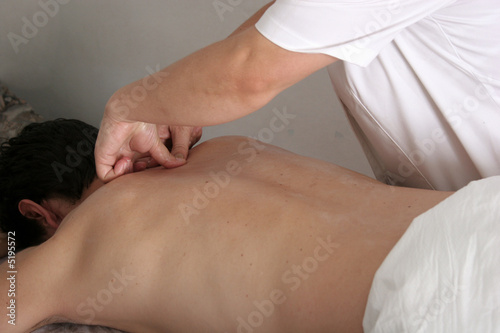 Masaje en cuello y espalda