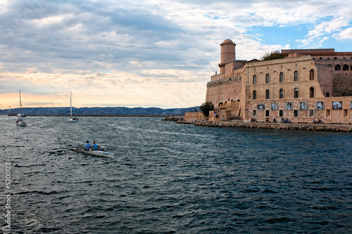sortie en aviron du port de marseille