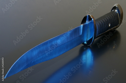 messer in blau  photo