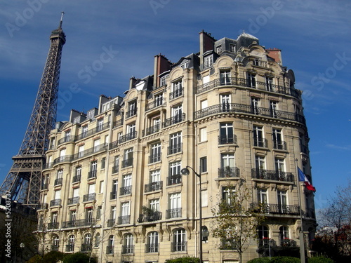 immeuble et tour eiffel