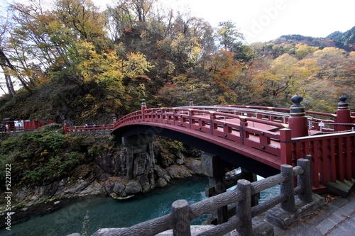 Puente Japones clasico, Hakone, Japón