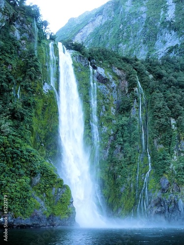 Wasserfall am Milford Sound