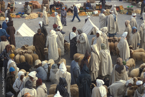 Maroc marché berbère dans le Haut Atlas