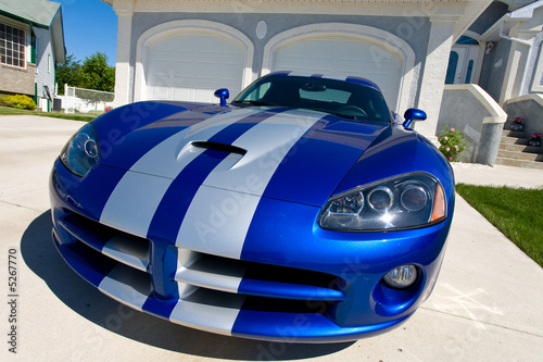  luxury car