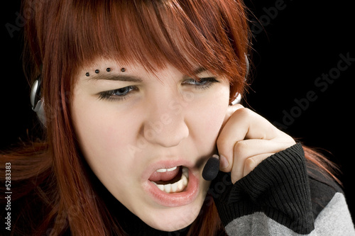 Unhelpful call center girl