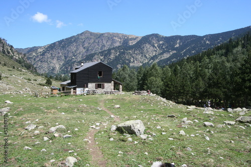 refuge du ras de la caranca - vallée de la caranca photo