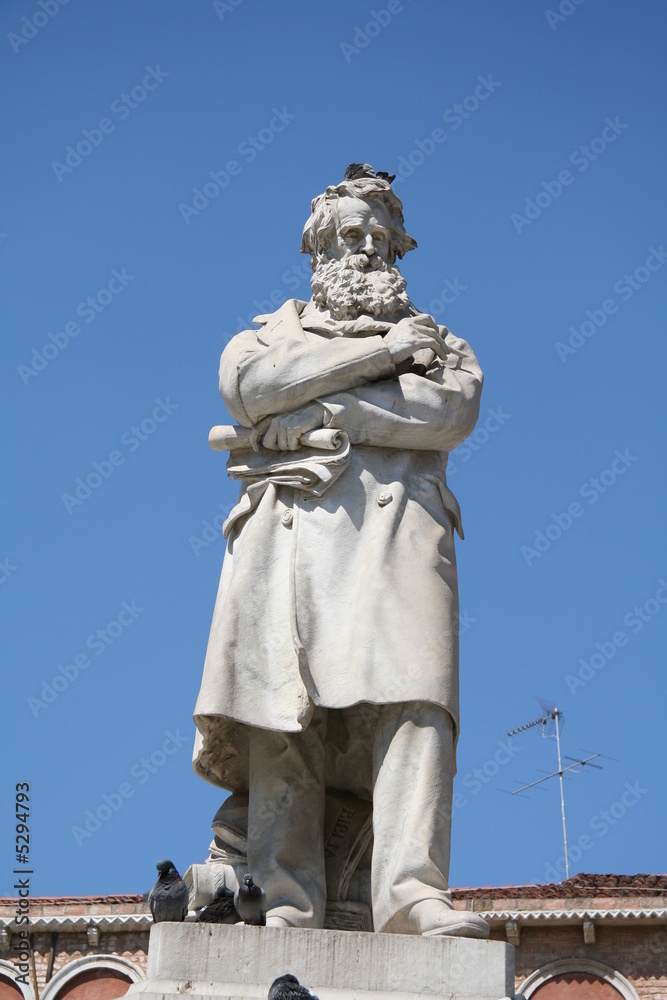 Statue d'écrivain de Venise