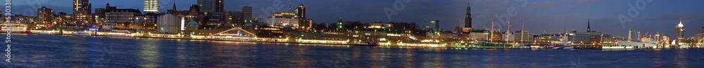 Hafenpanorama Hamburg Winterabend