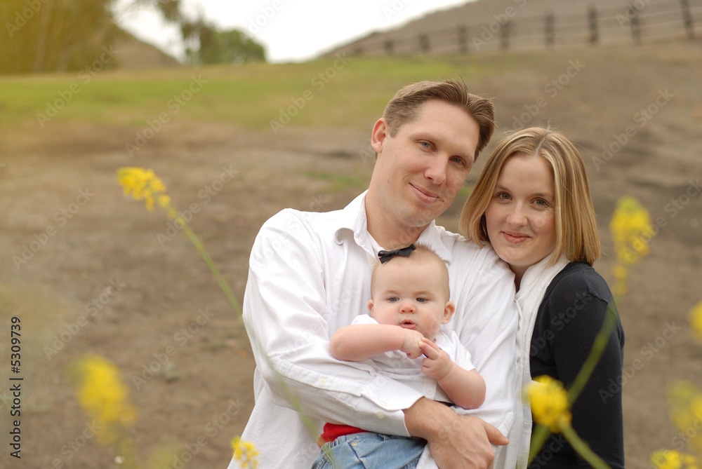 Fototapeta premium Family in a meadow