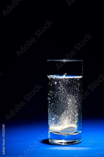 Effervescent tablet