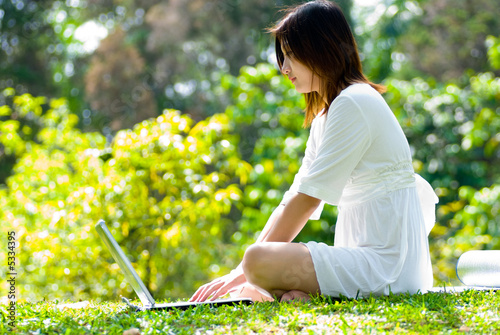 Women working on laptop