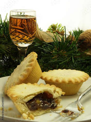  Mince tarts and sherry