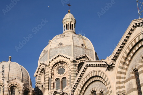 Coupoles de la cathédrale Sainte-Marie-Majeure à Marseille