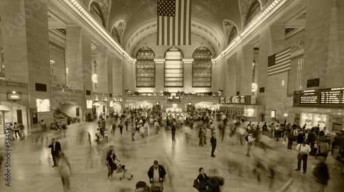 fast crowd moving in grand central station