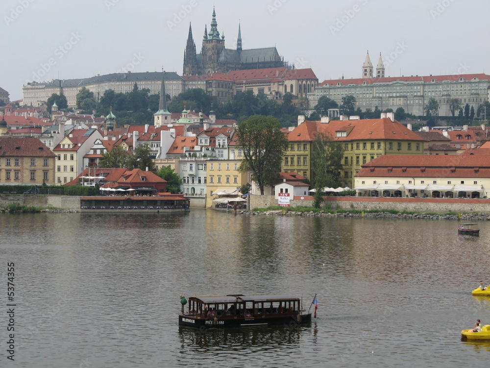 Obraz premium Prague Castle and River Vltava, Czech Republic