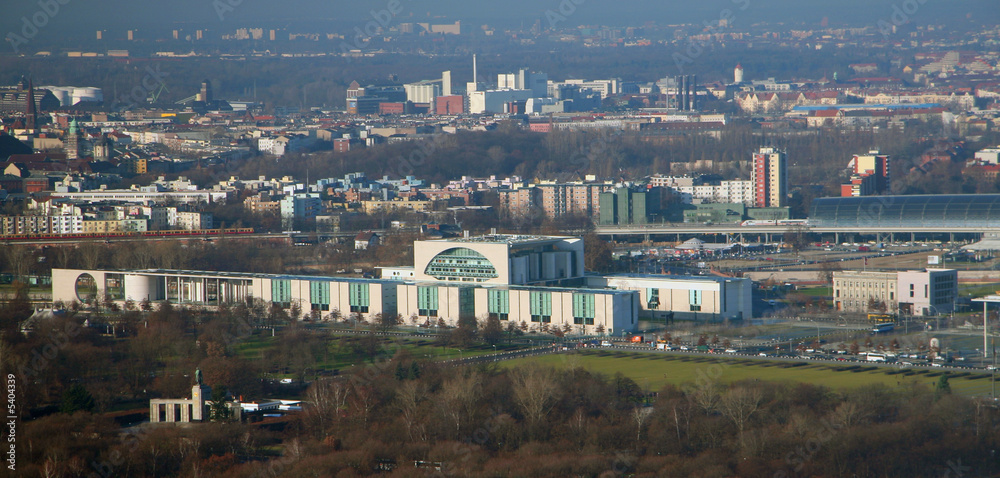 Fototapeta premium Kanzleramt in Berlin aus der Luft