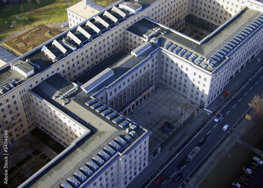 Fototapeta premium Bundesministerium für Finanzen und Wirtschaft in Berlin