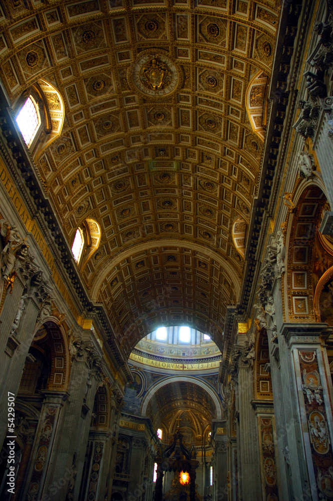 Fototapeta premium View inside the Basilica of St. Peter in Rome