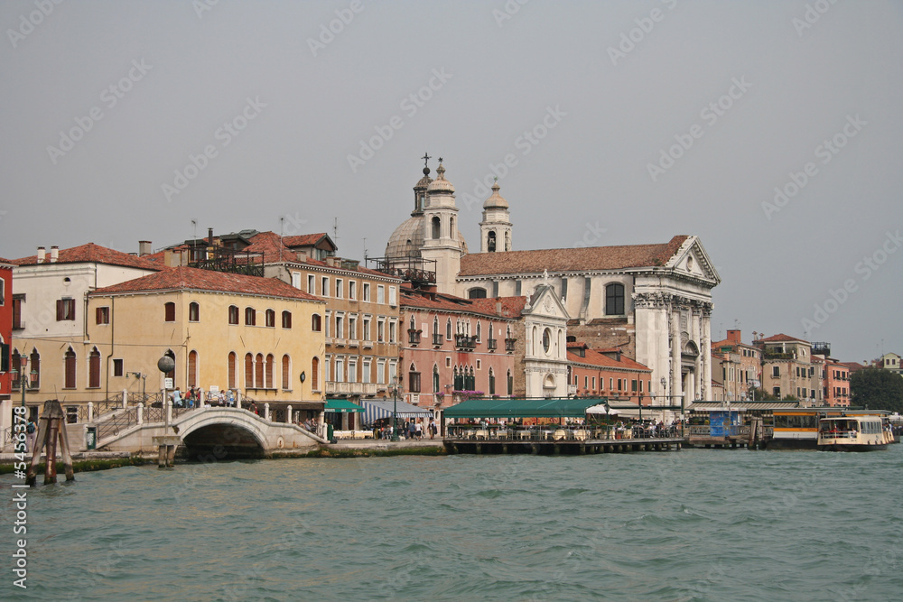 Le canal Guidecca à Venise