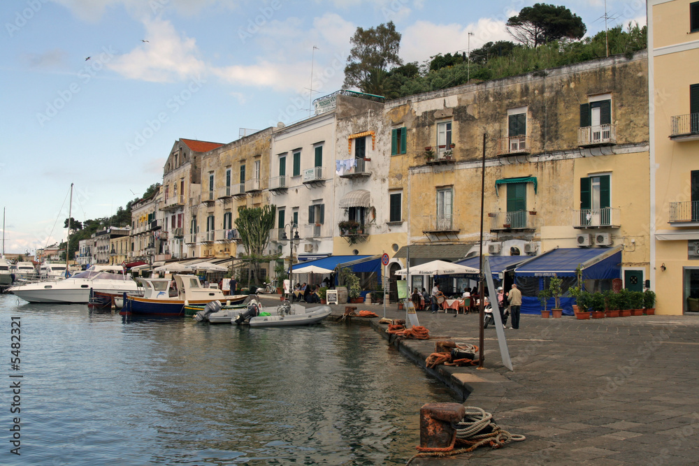 Hafenansicht Ischia, Italien, Golf von Neapel