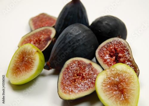 a mixed bunch of organic black mission and adriatic figs.