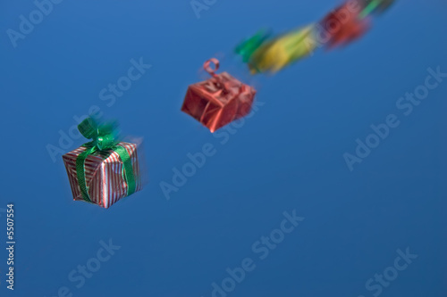 Bilde på lerret .Gifts moving in the sky