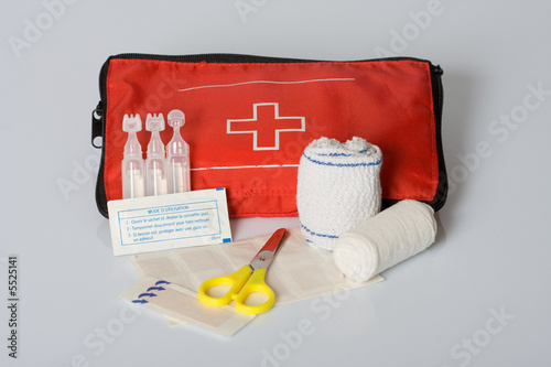 trousse secours infirmerie sos photo