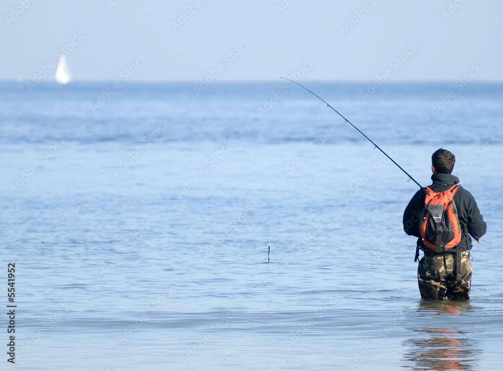 Pescador en el mar