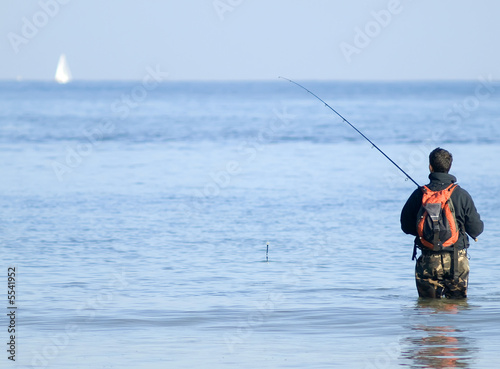 Pescador en el mar © Marco Antonio Fdez.