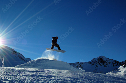 Salto jump snowboard