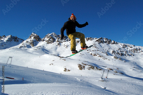 Salto jump snowboard