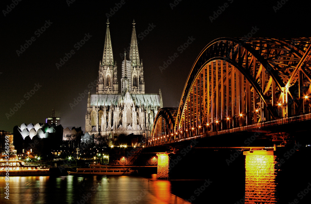 Fototapeta premium pont et cathédrale