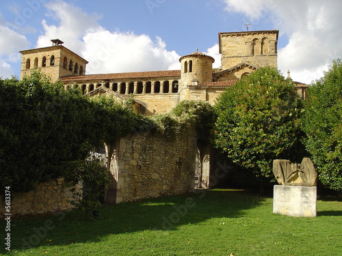 Vista de la colegiata de Santillana del Mar