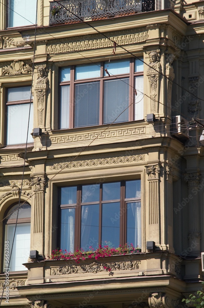 Obraz premium wall with windows