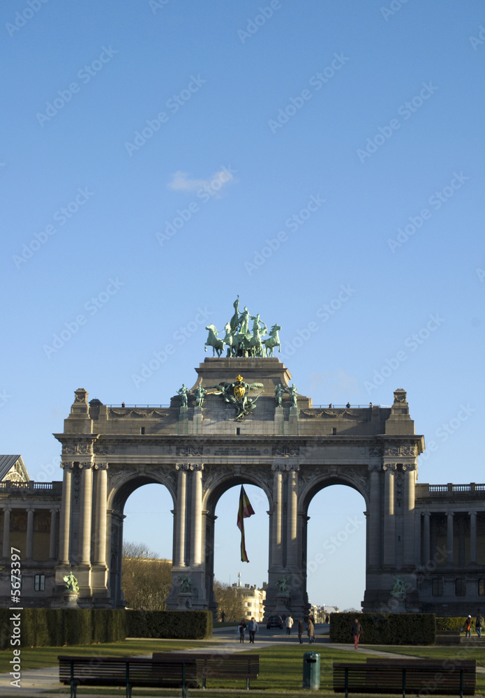 Fototapeta premium Triumphal arch in the Parc du Cinquantenaire, Brussels