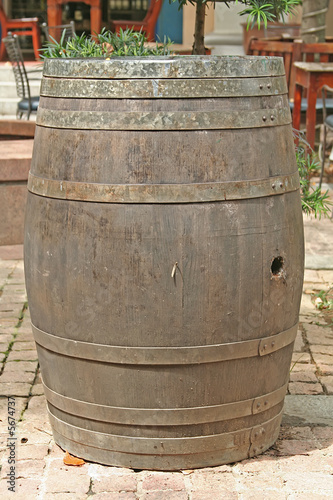 Barrel for wine or beer © kentoh