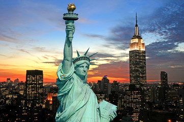 Wandcirkels Empire State Building Vrijheidsbeeld met skyline van New York  © Gary