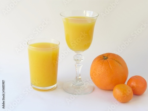 orange juice and orange citrus fruits