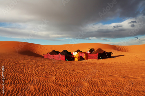 Camp in desert