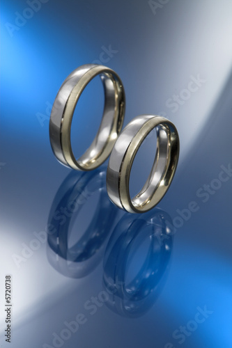 colour combinated wedding ring pair