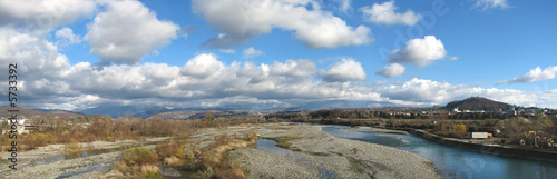 wide panoram view of the border river
