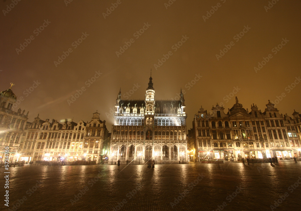 scnenes of brussels belgium by night grand place  lights