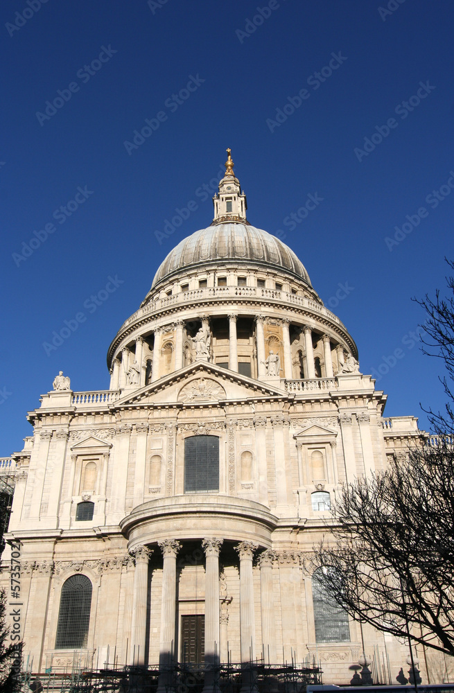 St. Pauls cathedral in winter sunlight